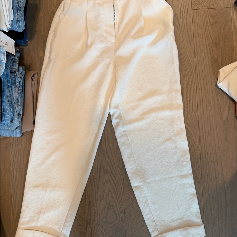 Aritzia trousers size 00